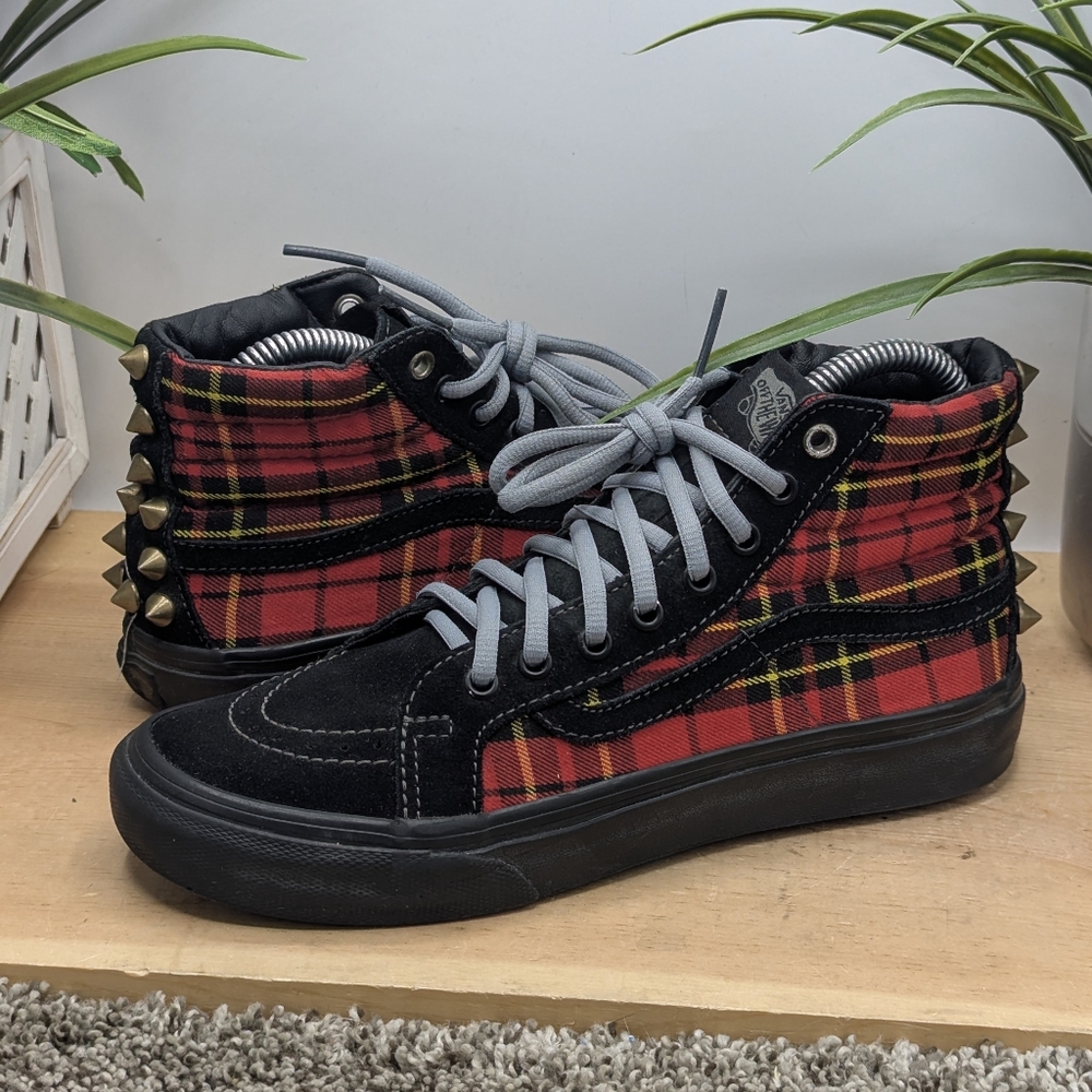 Vans Old Skool SK8 High Women's Size 6.5 Plaid Spiked Shoes Walking Comfort